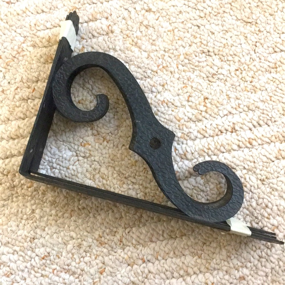 Shelving brackets
